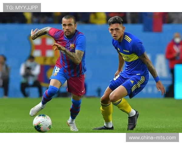 日本边后卫足球明星的崛起与影响力分析：从技术到战术的全面解读